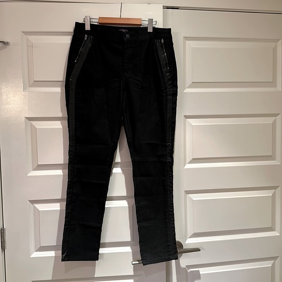 NYD Skinny jeans with leather stripe - Picture 1 of 1
